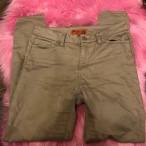 Cute Khaki skinny jeans